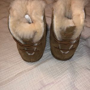 UGG S/N 5206 USA M